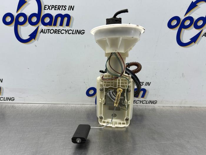 Gebruikte Benzinepomp BMW Mini (R50/53) 1.6 16V Cooper Prijs € 75,00 Margeregeling aangeboden door Gebr Opdam B.V.