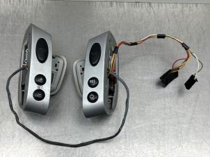 Gebruikte Schakelaar stuurbediening BMW Mini One/Cooper (R50) 1.6 16V Cooper Prijs € 40,00 Margeregeling aangeboden door Gebr Opdam B.V.