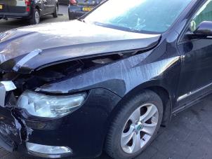 Gebruikte Scherm links-voor Skoda Superb Combi (3TAC/TAF) 1.4 TSI 16V Prijs € 100,00 Margeregeling aangeboden door Gebr Opdam B.V.