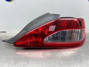 Gebruikte Achterlicht rechts Peugeot 406 Coupé (8C) 2.2 16V Prijs € 50,00 Margeregeling aangeboden door Gebr Opdam B.V.
