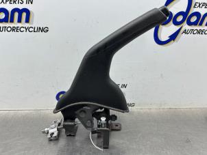 Gebruikte Handremhendel Kia Picanto (TA) 1.2 16V Prijs € 30,00 Margeregeling aangeboden door Gebr Opdam B.V.