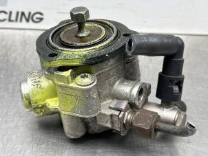 Gebruikte Hogedrukpomp Opel Zafira (M75) 2.2 16V Direct Ecotec Prijs € 550,00 Margeregeling aangeboden door Gebr Opdam B.V.