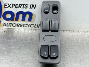 Gebruikte Ruit schakelaar elektrisch Saab 9-3 I (YS3D) 2.0,S 16V Prijs € 100,00 Margeregeling aangeboden door Gebr Opdam B.V.