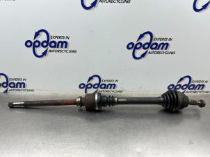 Gebruikte Aandrijfas rechts-voor Citroen C4 Grand Picasso (UA) 1.6 16V THP 155 Prijs € 75,00 Margeregeling aangeboden door Gebr Opdam B.V.