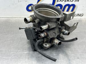 Gebruikte Gasklephuis Saab 9-3 I (YS3D) 2.0,S 16V Prijs € 75,00 Margeregeling aangeboden door Gebr Opdam B.V.