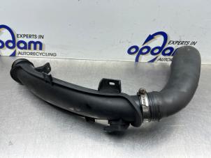 Gebruikte Intercooler Buis Citroen C4 Grand Picasso (UA) 1.6 16V THP 155 Prijs € 50,00 Margeregeling aangeboden door Gebr Opdam B.V.