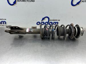 Gebruikte Mac Phersonpoot links-voor Daihatsu Cuore (L251/271/276) 1.0 12V DVVT Prijs € 40,00 Margeregeling aangeboden door Gebr Opdam B.V.