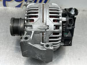 Gebruikte Alternator Saab 9-3 II (YS3F) 2.0T 16V Prijs € 100,00 Margeregeling aangeboden door Gebr Opdam B.V.