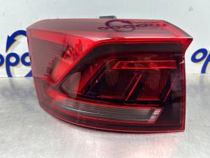 Gebruikte Achterlicht links Volkswagen T-Roc I 1.5 TSI 16V Prijs € 225,00 Margeregeling aangeboden door Gebr Opdam B.V.