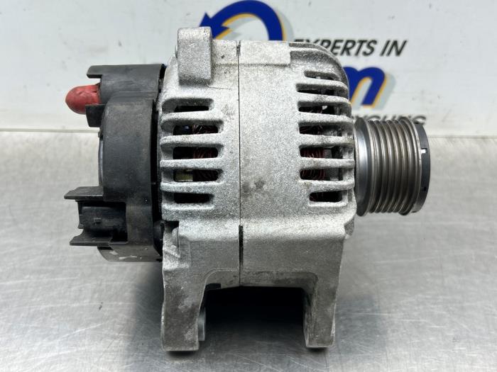 Gebruikte Dynamo Renault Grand Scénic II (JM) 1.6 16V Prijs € 100,00 Margeregeling aangeboden door Gebr Opdam B.V.