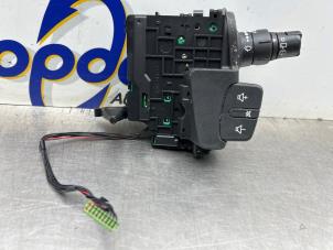 Gebruikte Ruitenwis Schakelaar Renault Grand Scénic II (JM) 1.6 16V Prijs € 50,00 Margeregeling aangeboden door Gebr Opdam B.V.