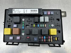 Gebruikte Zekeringkast Opel Zafira (M75) 1.6 16V Prijs € 125,00 Margeregeling aangeboden door Gebr Opdam B.V.