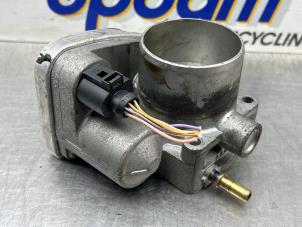 Gebruikte Gasklephuis Renault Clio III (BR/CR) 1.4 16V Prijs € 50,00 Margeregeling aangeboden door Gebr Opdam B.V.