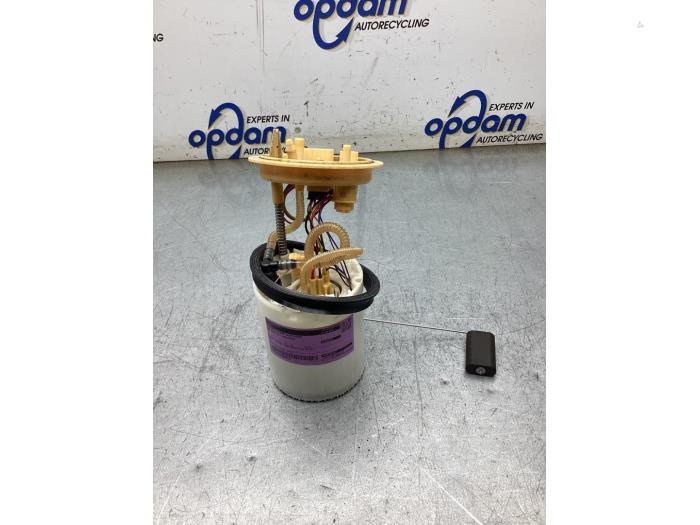 Gebruikte Tank element Pomp Volkswagen Golf VII (AUA) 1.6 TDI BlueMotion 16V Prijs € 50,00 Margeregeling aangeboden door Gebr Opdam B.V.