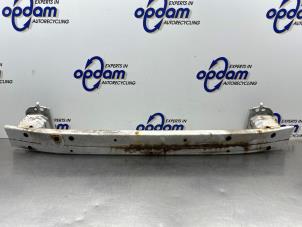 Gebruikte Bumperbalk voor Peugeot 107 1.0 12V Prijs € 50,00 Margeregeling aangeboden door Gebr Opdam B.V.