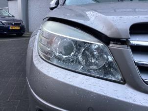 Gebruikte Koplamp rechts Mercedes C (W204) 3.0 C-280 V6 24V Prijs € 175,00 Margeregeling aangeboden door Gebr Opdam B.V.