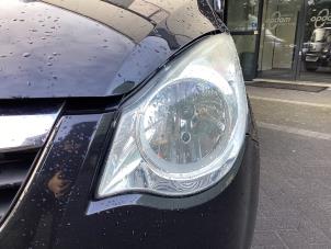 Gebruikte Linker Koplamp Opel Agila (B) 1.2 16V Prijs € 100,00 Margeregeling aangeboden door Gebr Opdam B.V.