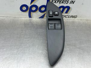 Gebruikte Schakelaar Elektrisch Raam Toyota Yaris (P1) 1.3 16V VVT-i Prijs € 30,00 Margeregeling aangeboden door Gebr Opdam B.V.