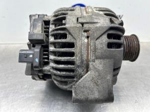 Gebruikte Dynamo Mercedes C (W203) 2.0 C-180 16V Prijs € 75,00 Margeregeling aangeboden door Gebr Opdam B.V.