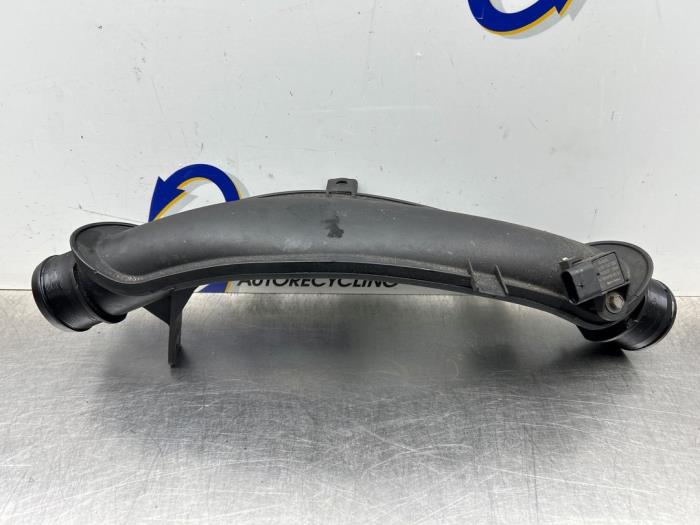 Gebruikte Intercooler Buis Peugeot 308 SW (4E/H) 1.6 16V THP 155 Prijs € 35,00 Margeregeling aangeboden door Gebr Opdam B.V.