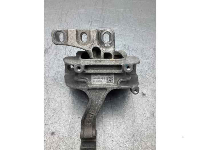 Gebruikte Motorrubber Skoda Superb Combi (3V5) 1.6 TDI Prijs € 40,00 Margeregeling aangeboden door Gebr Opdam B.V.