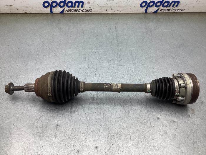 Gebruikte Steekas links-voor Skoda Superb Combi (3V5) 1.6 TDI Prijs € 125,00 Margeregeling aangeboden door Gebr Opdam B.V.