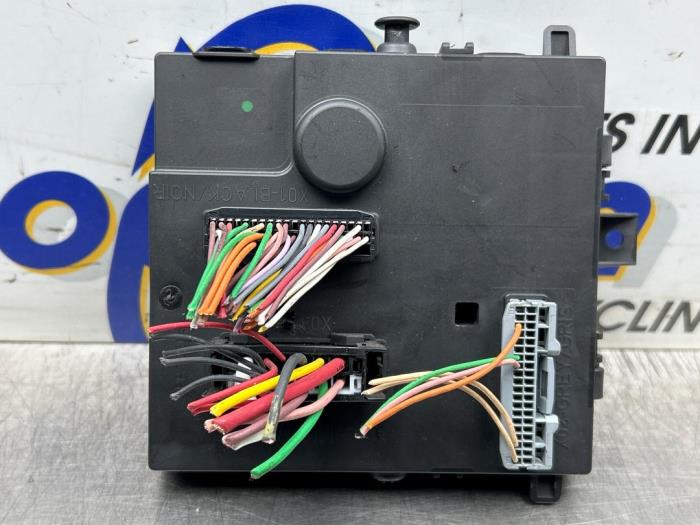 Gebruikte Module Bodycontrol Renault Twingo II (CN) 1.2 16V Prijs € 65,00 Margeregeling aangeboden door Gebr Opdam B.V.
