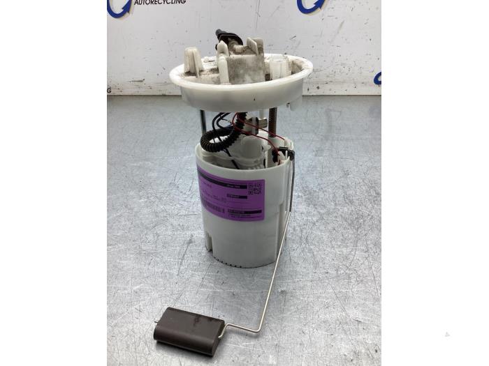 Gebruikte Benzinepomp Ford Focus 3 1.0 Ti-VCT EcoBoost 12V 100 Prijs € 50,00 Margeregeling aangeboden door Gebr Opdam B.V.