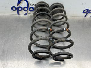 Gebruikte Schroefveer achter Volkswagen Golf Plus (5M1/1KP) 1.2 TSI BlueMOTION Prijs € 50,00 Margeregeling aangeboden door Gebr Opdam B.V.