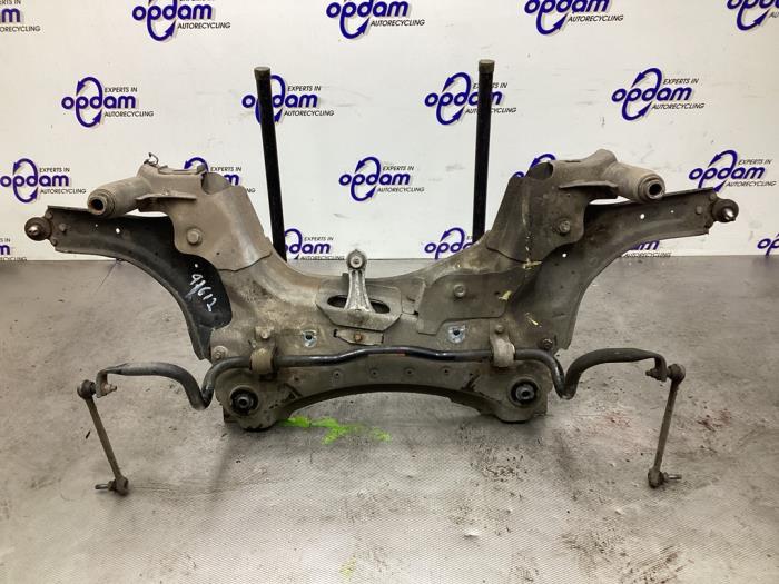 Gebruikte Subframe Renault Scénic III (JZ) 1.6 16V Prijs € 124,00 Margeregeling aangeboden door Gebr Opdam B.V.