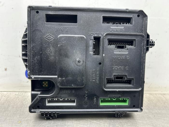 Gebruikte Computer Body Control Renault Scénic III (JZ) 1.6 16V Prijs € 90,00 Margeregeling aangeboden door Gebr Opdam B.V.