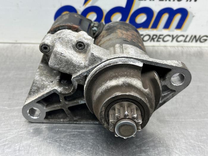 Gebruikte Startmotor Volkswagen Golf V (1K1) 1.6 FSI 16V Prijs € 30,00 Margeregeling aangeboden door Gebr Opdam B.V.