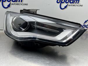 Gebruikte Koplamp rechts Audi A3 Sportback (8VA/8VF) 1.4 TFSI 16V Prijs € 599,00 Margeregeling aangeboden door Gebr Opdam B.V.