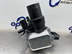 Gebruikte Oliefilterhuis Mercedes A (177.0) 1.5 A-160d Prijs € 125,00 Margeregeling aangeboden door Gebr Opdam B.V.