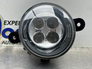 Gebruikte Dagrijverlichting rechts Renault Twingo III (AH) 1.0 SCe 70 12V Prijs € 70,00 Margeregeling aangeboden door Gebr Opdam B.V.