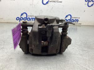 Gebruikte Remklauw (Tang) rechts-voor Mercedes B (W245) 1.5 B-160 16V Prijs € 50,00 Margeregeling aangeboden door Gebr Opdam B.V.