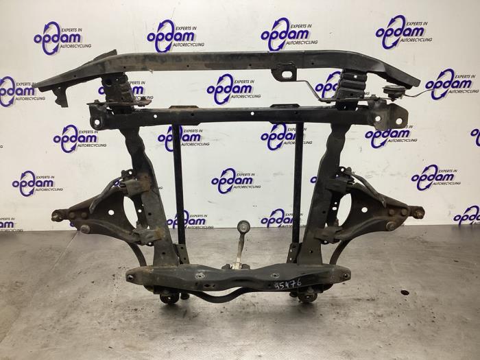 Gebruikte Subframe Renault Twingo II (CN) 1.2 16V Prijs € 175,00 Margeregeling aangeboden door Gebr Opdam B.V.