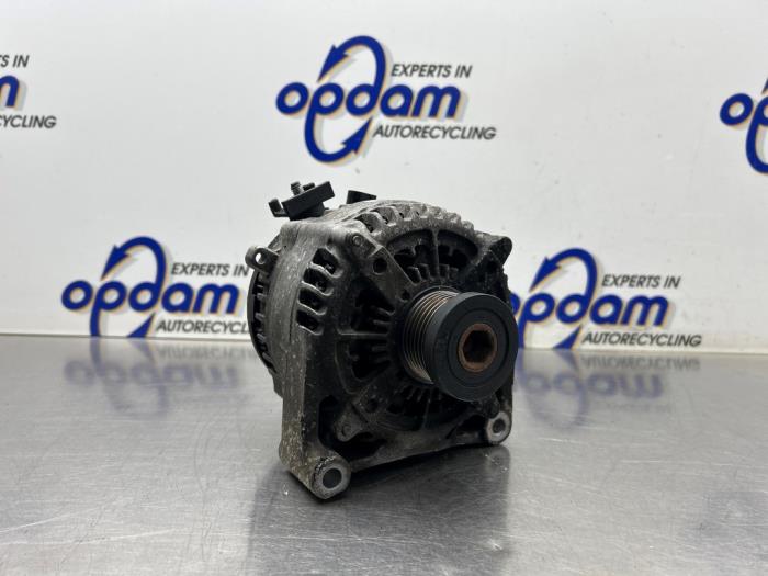 Gebruikte Alternator BMW 3 serie (F30) 320i 2.0 16V Prijs € 110,00 Margeregeling aangeboden door Gebr Opdam B.V.