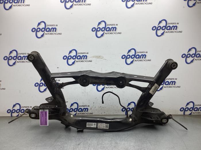 Gebruikte Subframe Volkswagen Golf VIII (CD1) 2.0 TSI R 16V 4Motion Prijs € 275,00 Margeregeling aangeboden door Gebr Opdam B.V.