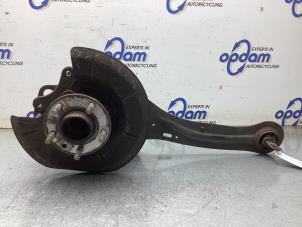 Gebruikte Fusee rechts-achter Volvo V40 (MV) 1.6 D2 Prijs € 75,00 Margeregeling aangeboden door Gebr Opdam B.V.