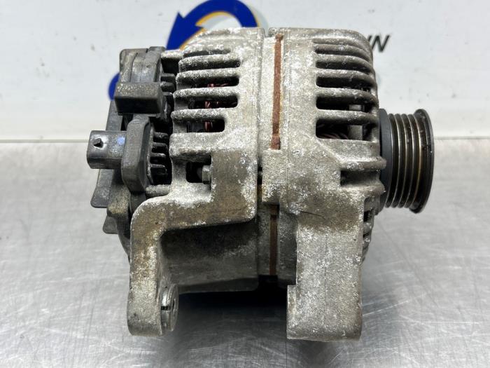 Gebruikte Dynamo Opel Corsa D 1.2 16V Prijs € 50,00 Margeregeling aangeboden door Gebr Opdam B.V.