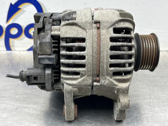 Gebruikte Dynamo Volkswagen Golf IV (1J1) 1.6 Prijs € 50,00 Margeregeling aangeboden door Gebr Opdam B.V.
