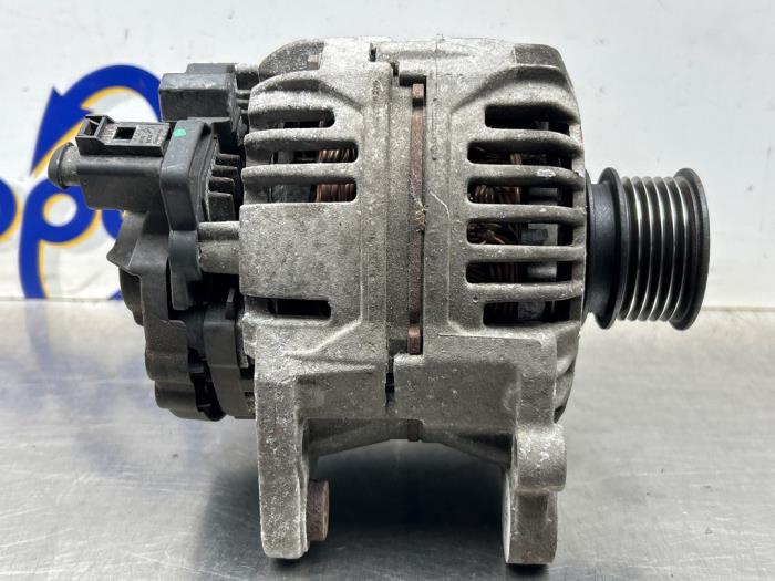 Gebruikte Dynamo Volkswagen Fox (5Z) 1.4 16V Prijs € 50,00 Margeregeling aangeboden door Gebr Opdam B.V.
