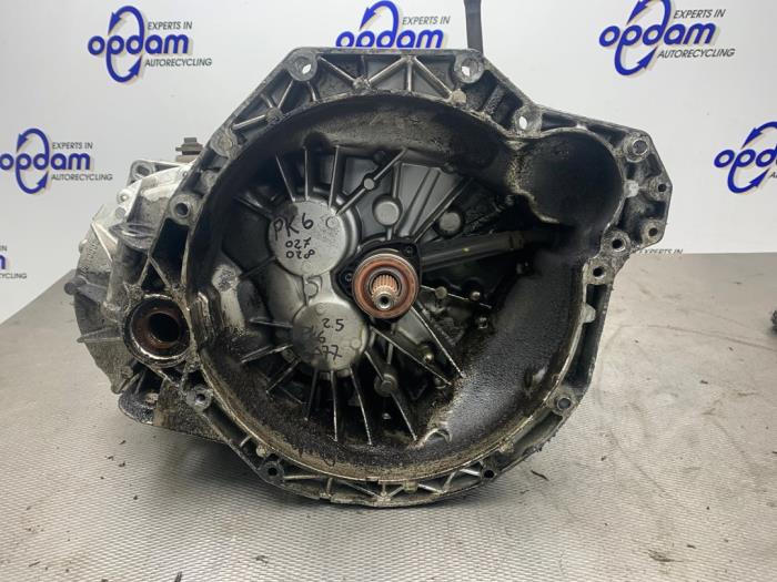 Gebruikte Versnellingsbak Opel Vivaro 2.5 DTI 16V Prijs op aanvraag aangeboden door Gebr Opdam B.V.