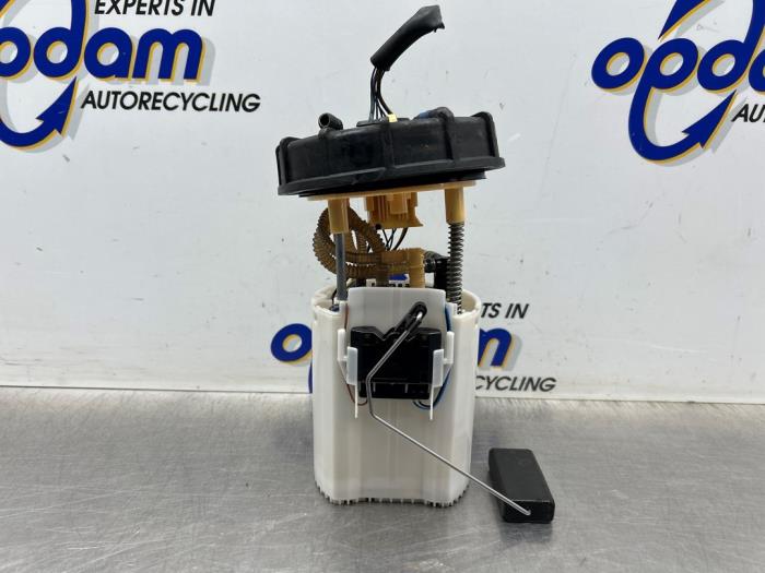 Gebruikte Tank element Pomp Volkswagen Polo V (6R) 1.4 TDI 12V 90 Prijs € 75,00 Margeregeling aangeboden door Gebr Opdam B.V.
