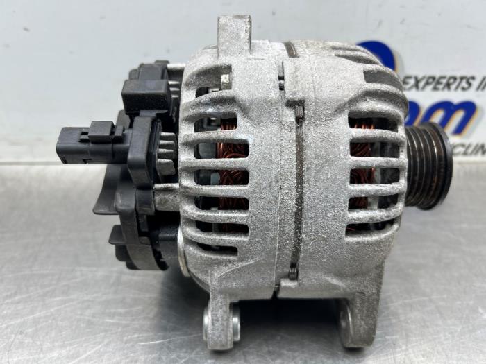 Gebruikte Dynamo Renault Vel Satis (BJ) 2.0 16V Turbo Prijs € 111,00 Margeregeling aangeboden door Gebr Opdam B.V.