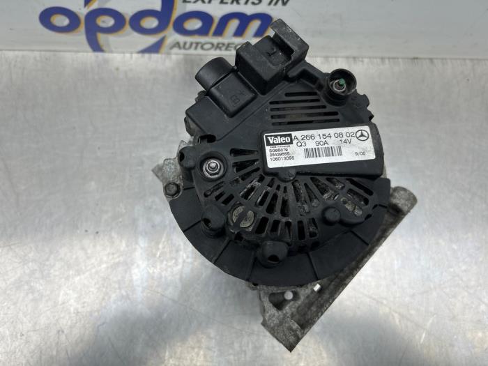 Alternator van een Mercedes-Benz A (W169) 1.5 A-150 5-Drs. 2006