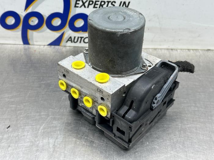 Gebruikte ABS Pomp Mercedes A (W169) 1.5 A-150 5-Drs. Prijs € 125,00 Margeregeling aangeboden door Gebr Opdam B.V.