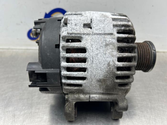 Gebruikte Dynamo Volkswagen Passat Variant (3C5) 3.2 FSI V6 32V 4Motion Prijs € 100,00 Margeregeling aangeboden door Gebr Opdam B.V.