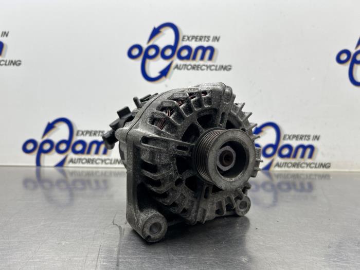 Gebruikte Dynamo BMW 1 serie (E81) 118d 16V Prijs € 150,00 Margeregeling aangeboden door Gebr Opdam B.V.
